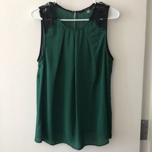 Stitch Fix Fun2Fun emerald tank w/ lace detail